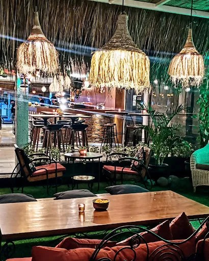 Cafe Dunia, Seminyak